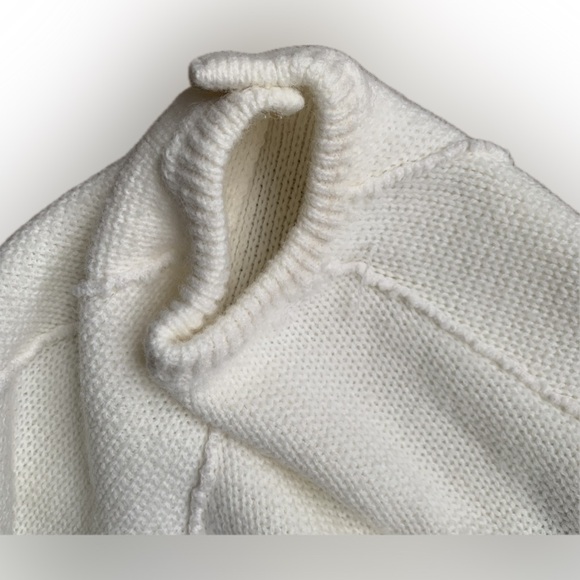 girls cape white knit Poncho w arm holes & fringe no label Timeless vintage 3T - Picture 5 of 8